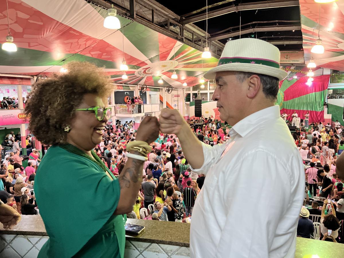 André Ceciliano e Babi Cruz